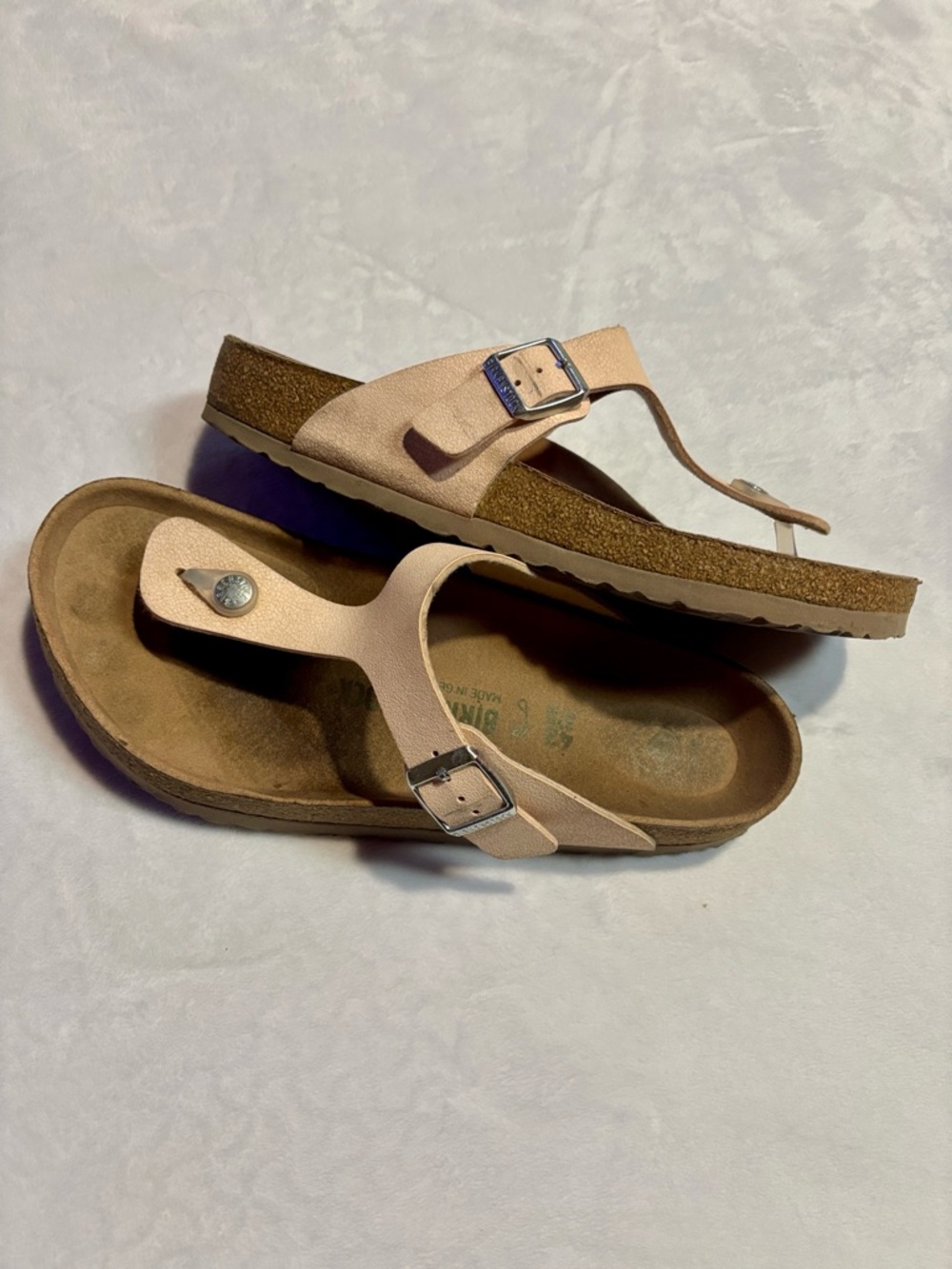 Birkenstock Light Rose Gizeh Sandals - Picture 5 of 6